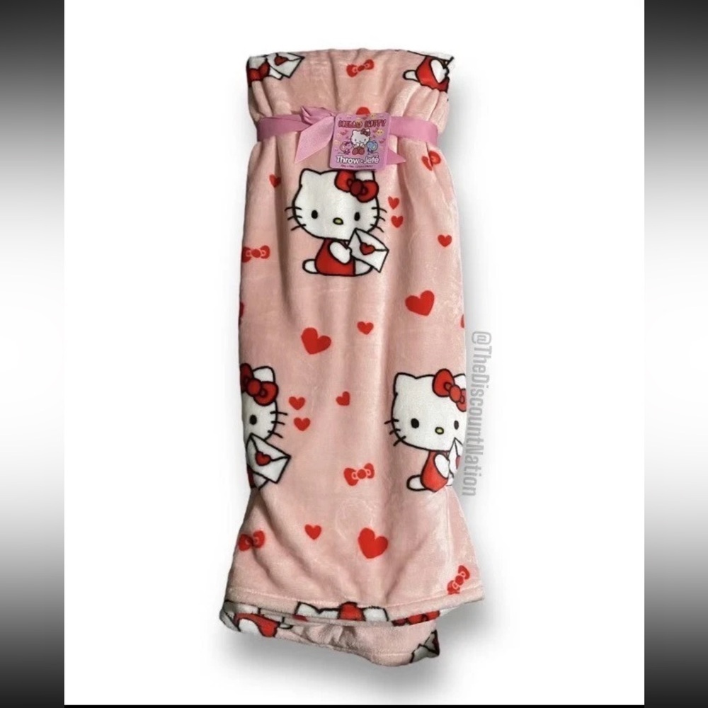 Hello Kitty Happy Valentine’s Throw Blanket